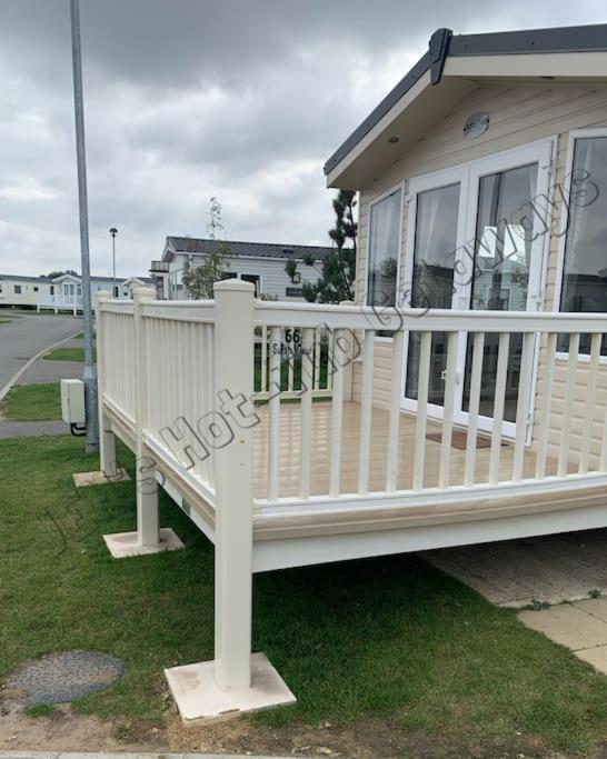 Jems Hot-Tub Getaways 8 Berth At Tattershall Lakes Екстериор снимка